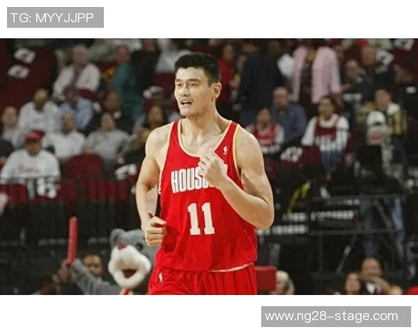 罗斯与姚明的巅峰对决回顾：两位巨星在NBA赛场上的精彩交锋