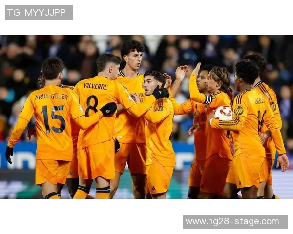 欧冠经典对决：皇马与多特蒙德激战成平局引发历史冷门回顾