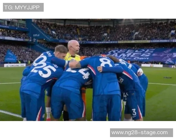 英超激战：拜仁逆转曼城乌龙球引发争议判罚全场沸腾