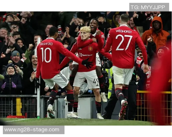 足总杯曼联大胜曼城神扑引发争议判罚全场沸腾